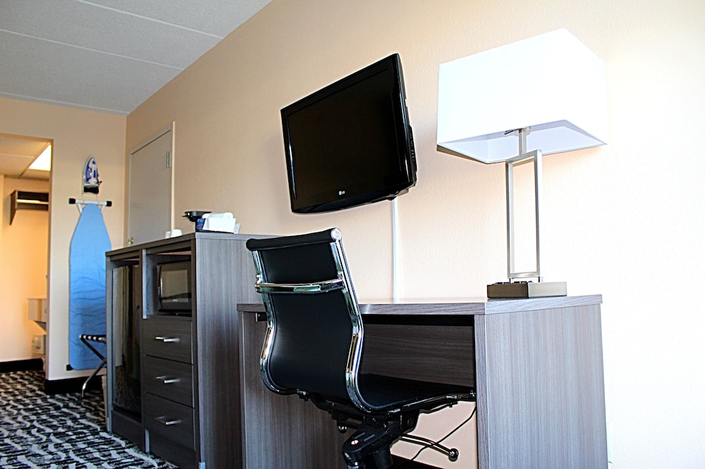 Baymont by Wyndham Springfield - photo 15