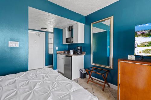 Oceanfront Inn Room #18 Ocean View Balcony in Fort Pierce, United States