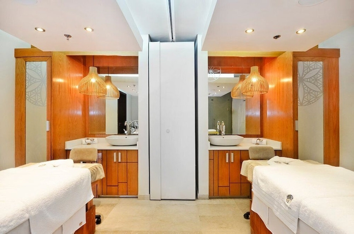 Meridian Luxury Suites - photo 6