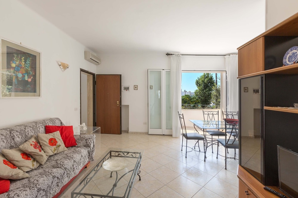 Villa Michelle — 4-Star Luxury Hotel in Porto Cesareo, Italy