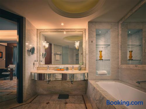 Wuxi Jin Jiang Grand Hotel — 4-Star Luxury Hotel in Wuxi, People's Republic of China