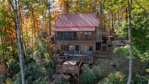 Sunrise Summit - carbon neutral hotel in Blue Ridge