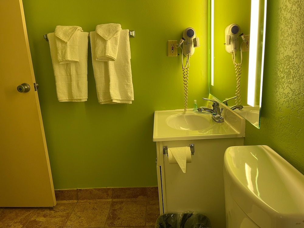 Clarion Inn Hurley WI - photo 21