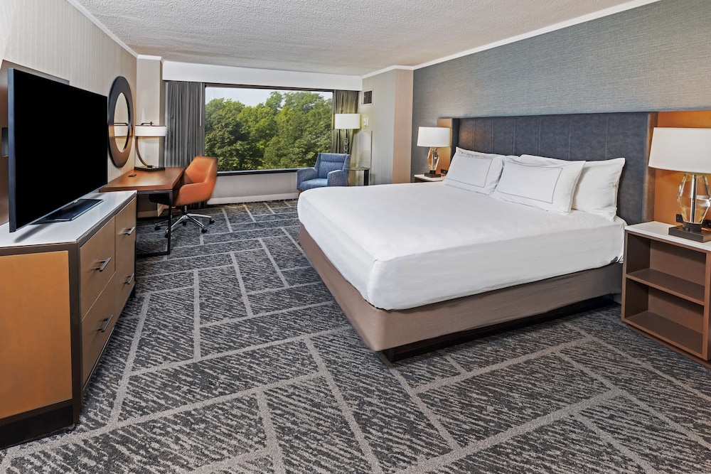 DoubleTree by Hilton Tulsa Warren Place - photo 10