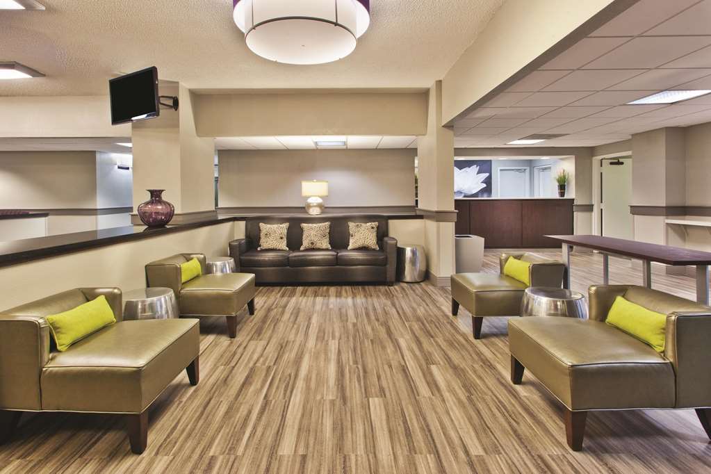 La Quinta Inn & Suites by Wyndham Charleston Riverview - photo 5