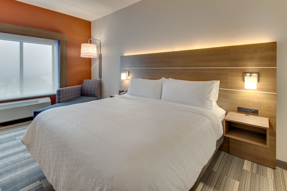 Holiday Inn Express & Suites Nashville Metrocenter Downtown by IHG - photo 19