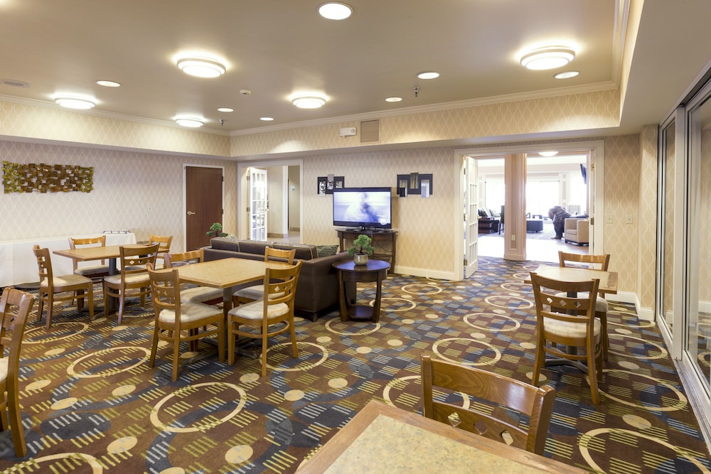 Holiday Inn Express & Suites St Joseph by IHG - photo 83