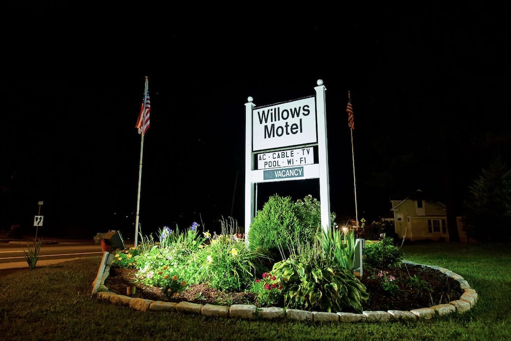Willows Motel Williamstown - photo 39