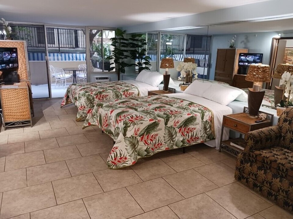 Diamond Head Beach Hotel - photo 3