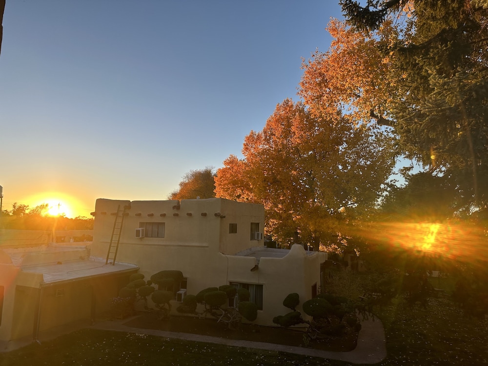 El Pueblo Lodge - photo 62