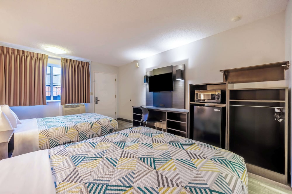 Econo Lodge Portland I 205 - photo 14