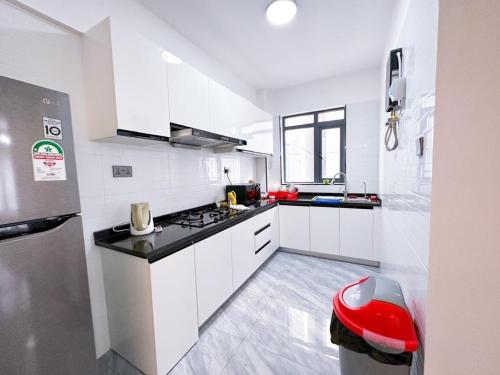 Elegant classy apartment with swimming pool fully equipped gym child play area and close proximity to shopping malls and great breathtaking views