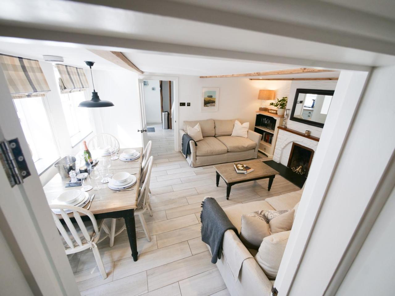 Padstow Escapes Captains Cottage — 4-Star Luxury Hotel in Padstow, United Kingdom