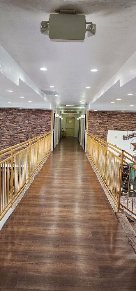 B&J Hotel and Apartment - photo 56