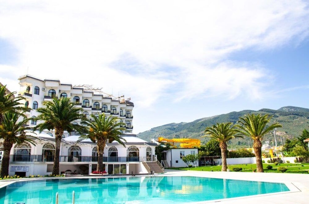 Serenita Beach Hotel in Edremit, Turkey