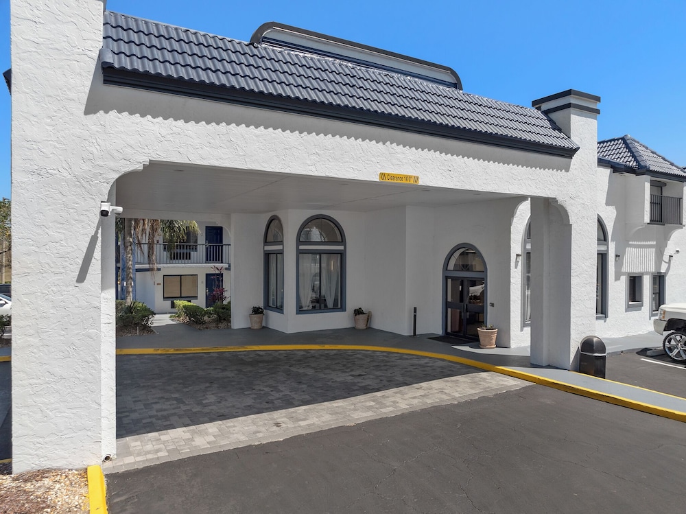 Baymont by Wyndham Orlando East - photo 48
