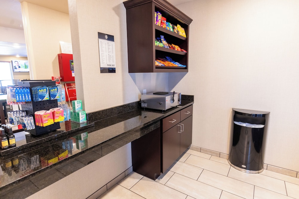 Cobblestone Inn & Suites Winters - photo 80