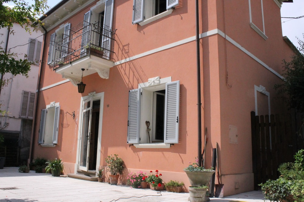 Villa Al Mare Rimini — 4-Star Luxury Hotel in Rimini, Italy