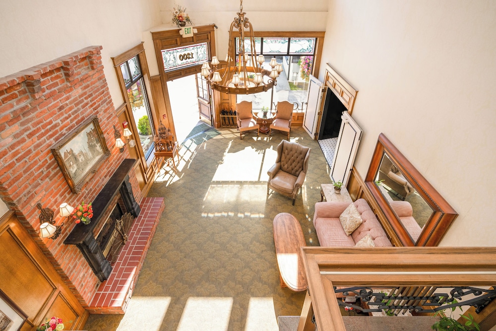 Fairhaven Village Inn - photo 11