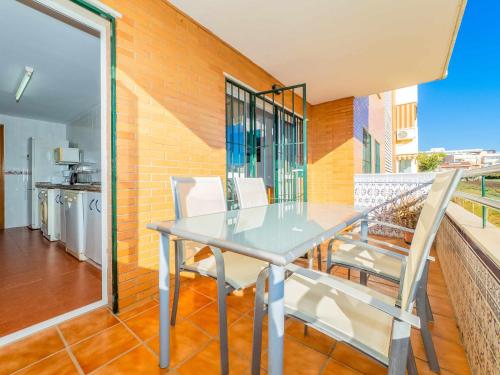 A un minuto de la palaya con parking y terraza — 4-Star Luxury Hotel in Malaga, Spain