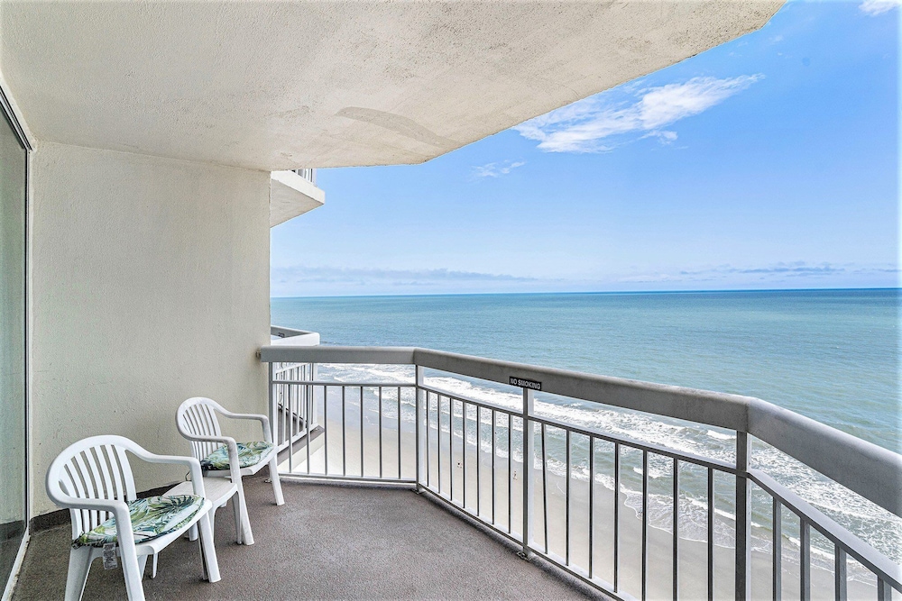 1206 Waters Edge Resort 1 Bedroom Condo by RedAwning in Murrells Inlet, United States