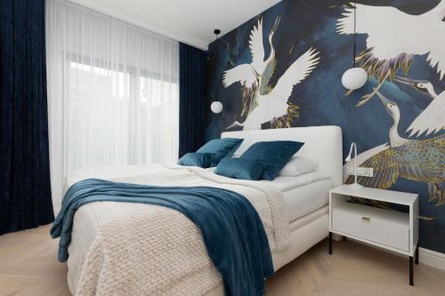 Beautiful & Spacious Apartment with Gym and Terrace by Renters Prestige — 4-Star Luxury Hotel in Warsaw, Poland
