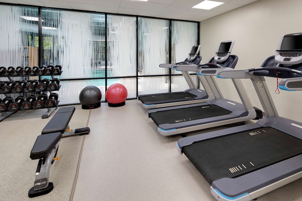 Embassy Suites by Hilton Atlanta Perimeter Center - photo 28