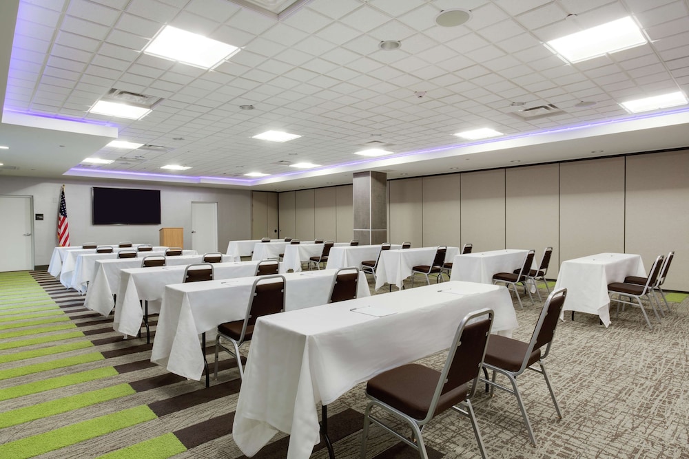 Hampton Inn & Suites Jacksonville Orange Park - photo 35
