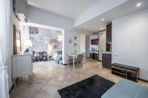 Sotto le Due Torri 5 — 4-Star Luxury Hotel in Bologna, Italy