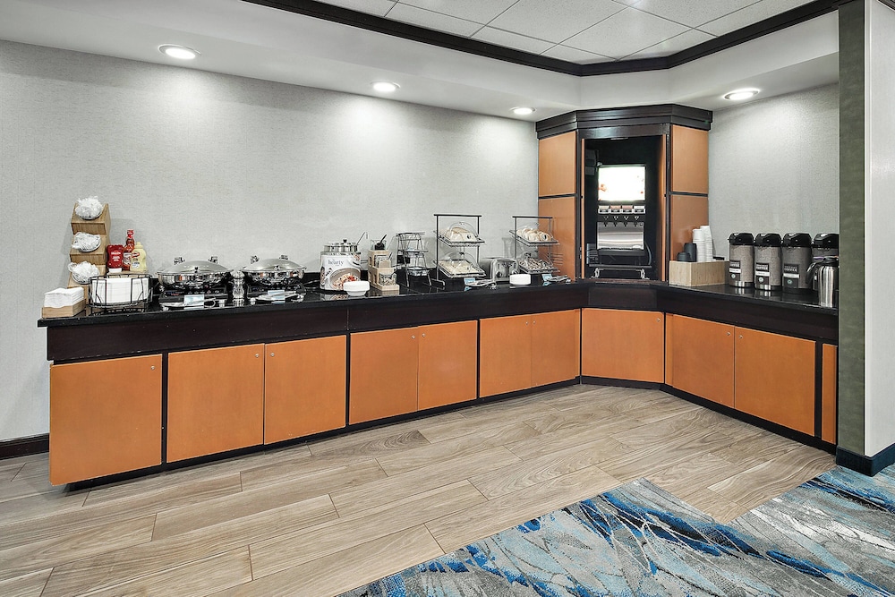 Fairfield Inn & Suites Marietta - photo 16
