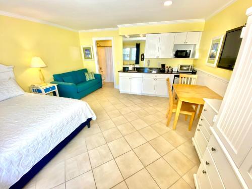 Island Inn of Atlantic Beach - photo 48