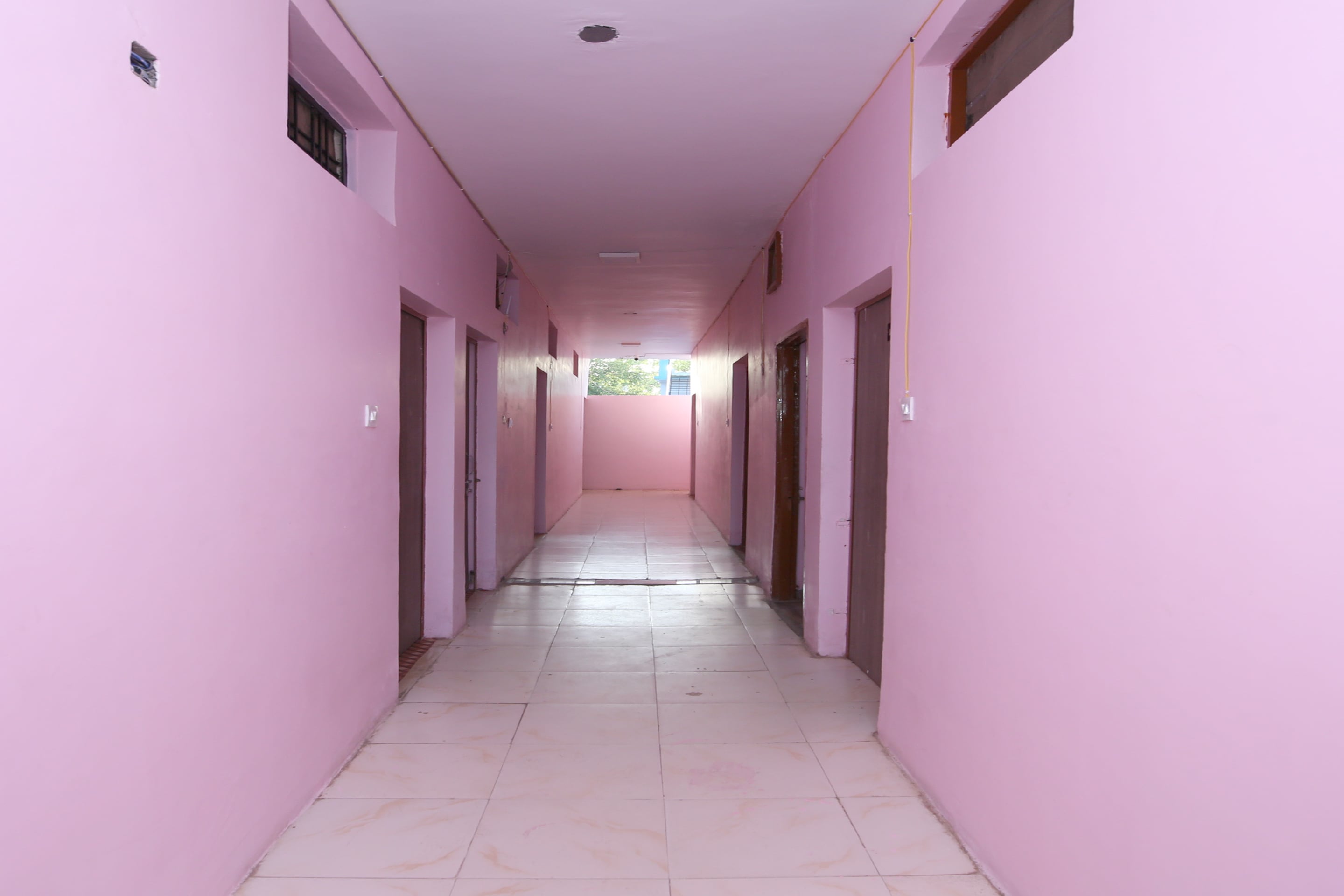 Hotel O by OYO White House — 4-Star Luxury Hotel in Jabalpur, India