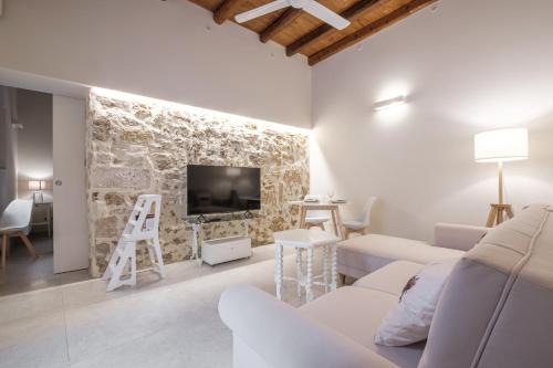 White Lotus — 4-Star Luxury Hotel in Siracusa, Italy