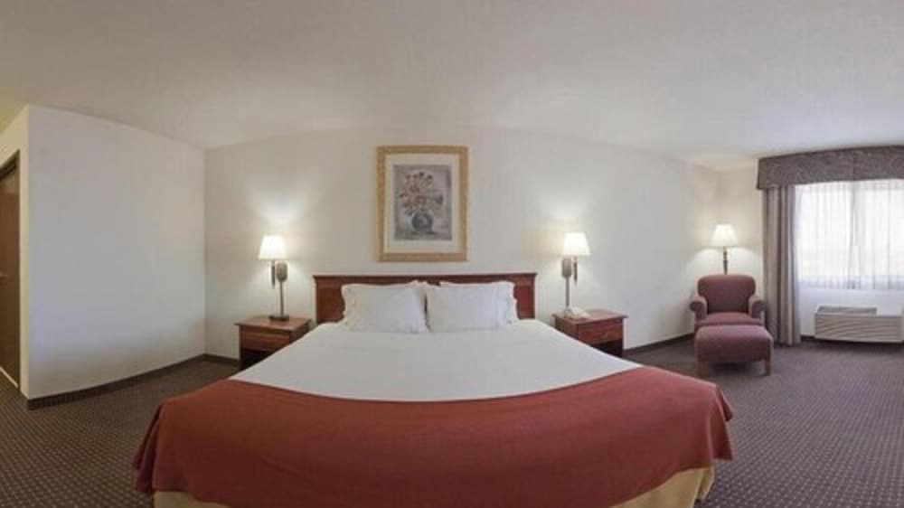 Holiday Inn Express Show Low by IHG - photo 14