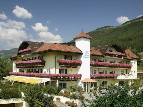 Hotel Kristall — hotel in Falzes