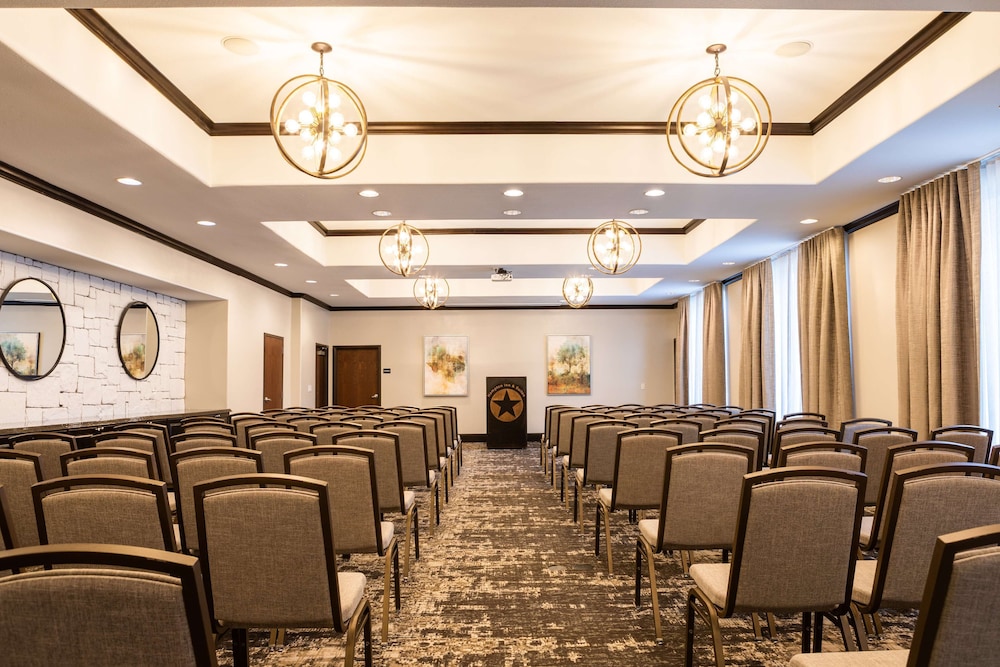 Hampton Inn & Suites Boerne - photo 51