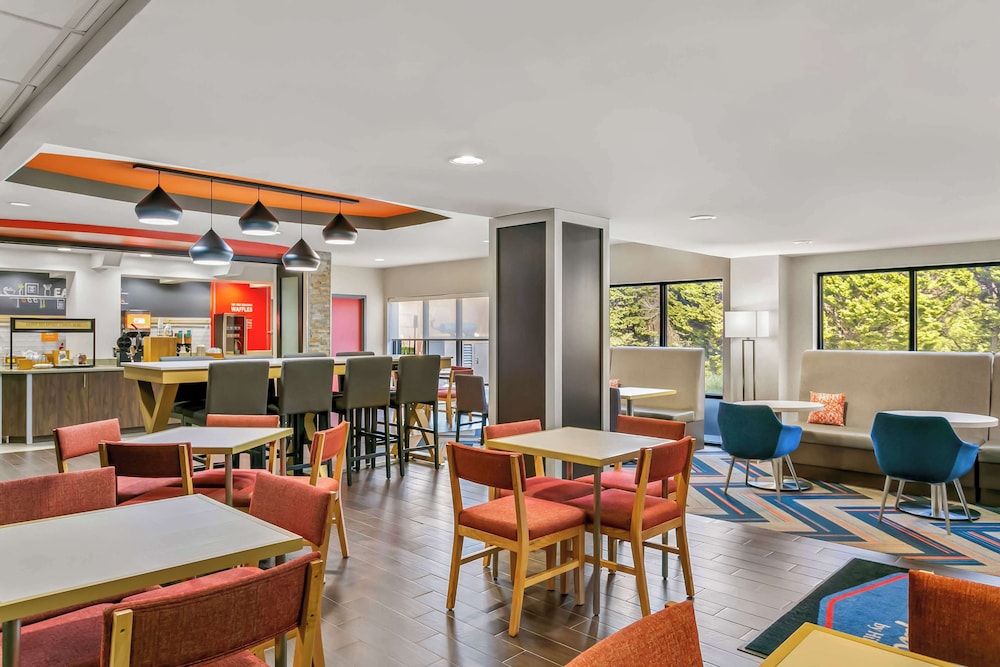 Hampton Inn Bowie - photo 37