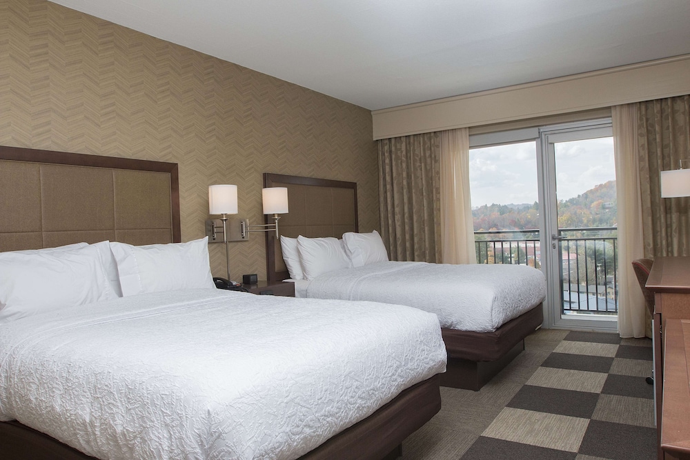 Hampton Inn & Suites Boone - photo 19
