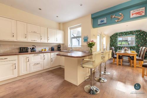Home AWey Holiday home near harbour — 4-Star Luxury Hotel in Weymouth, United Kingdom