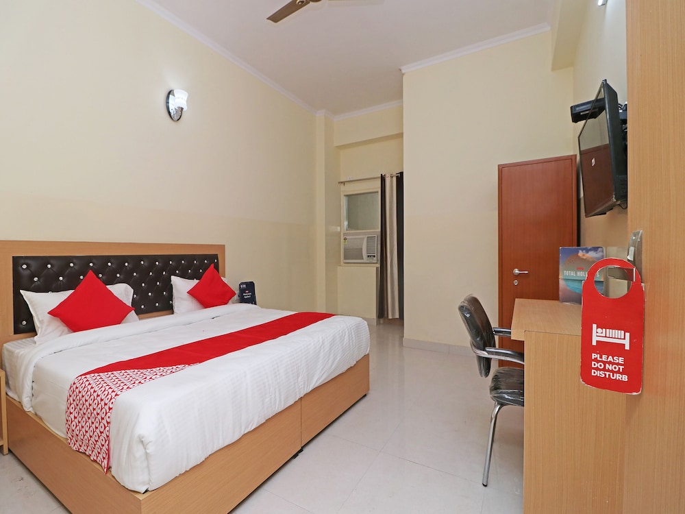 OYO 28629 Crosswind Gold - last minute hotel in Noida