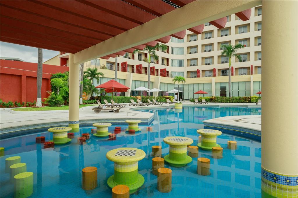 Pool Bar