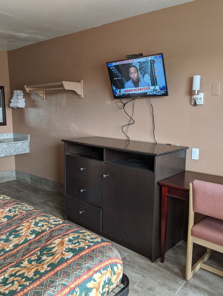 OYO Hotel Lake Charles Hwy 10 - photo 18