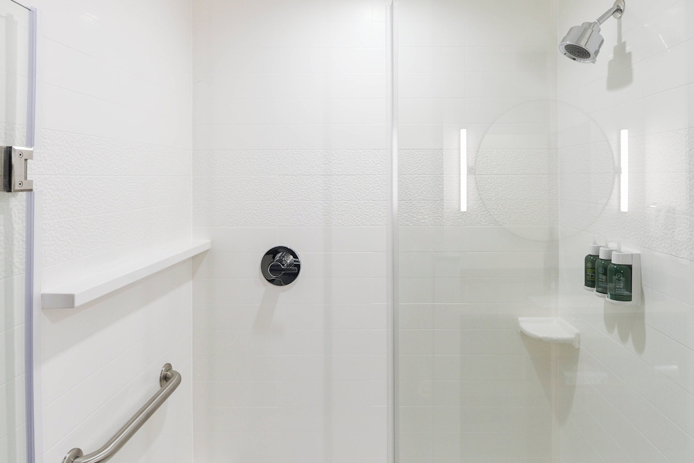 Fairfield Inn & Suites by Marriott Ontario Rancho Cucamonga - photo 29