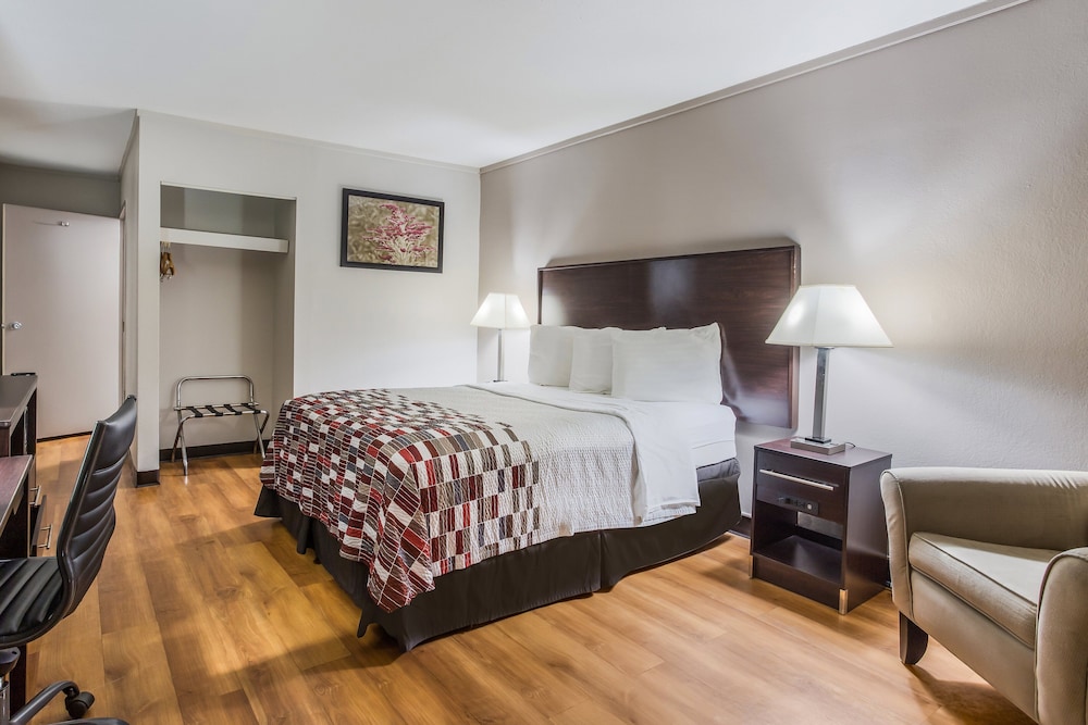 Red Roof Inn Meridian - photo 19