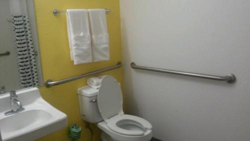 InTown Suites Extended Stay Denver CO Englewood - photo 6