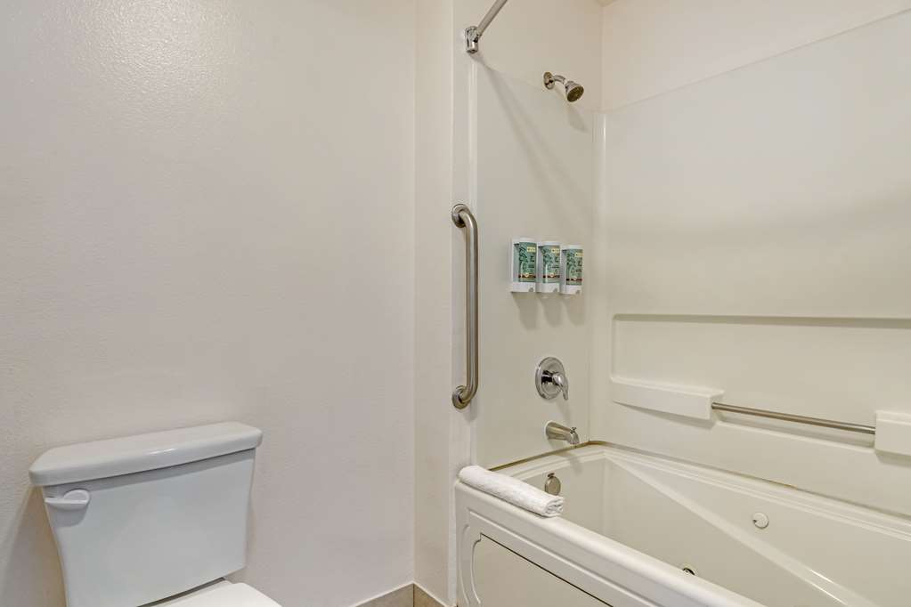 Best Western Salinas Monterey Hotel - photo 30