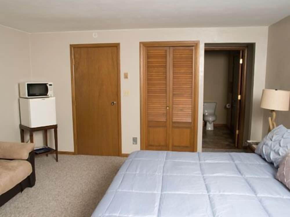 Valhalla Hillside Inn - photo 13