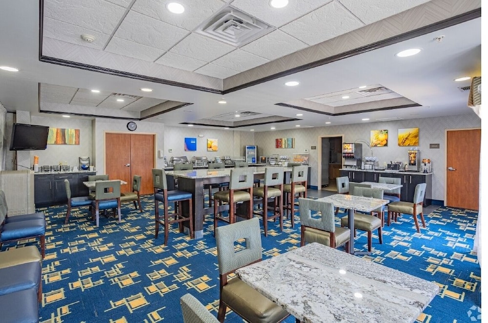 Comfort Inn & Suites Pauls Valley City Lake - photo 14