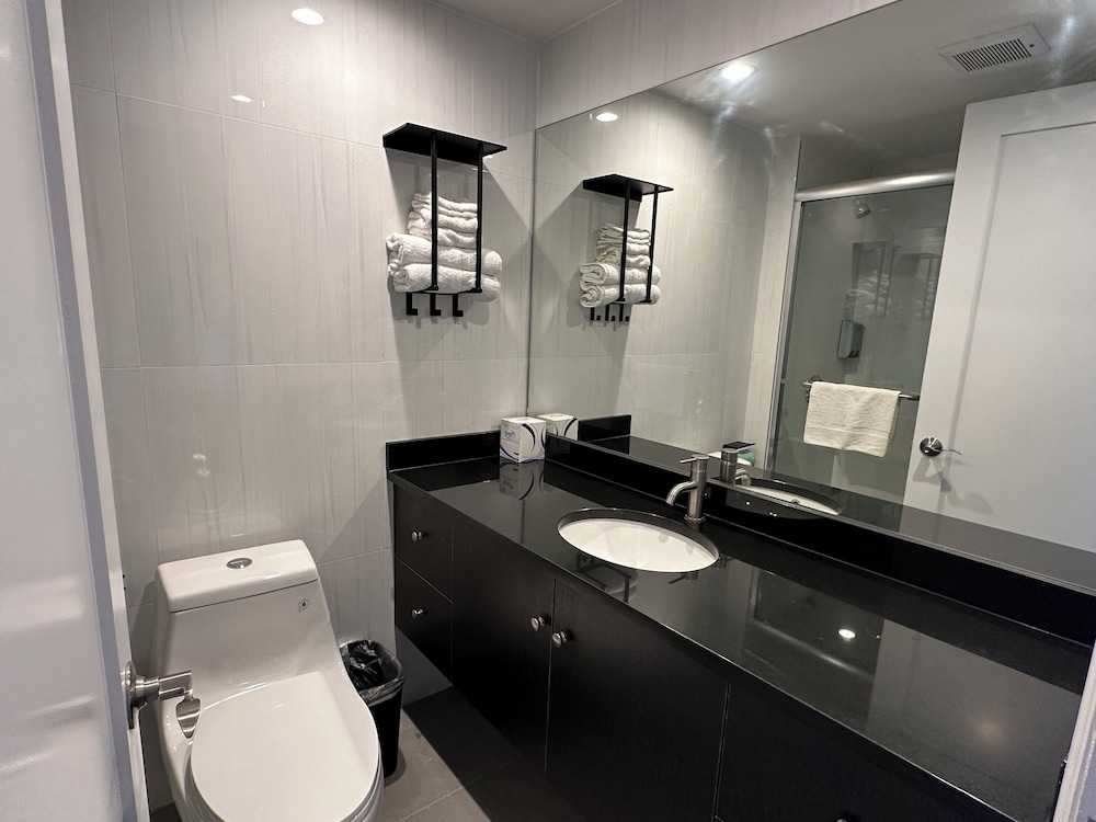 Regal Inn & Suites New York LaGuardia Hotel - photo 24