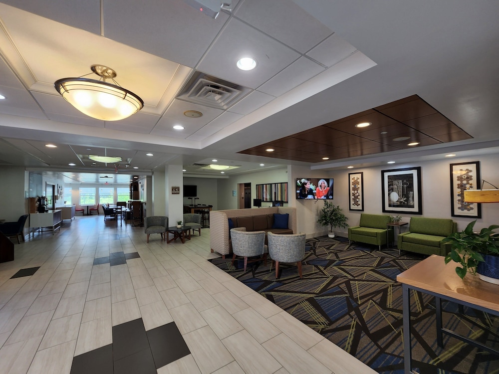 Holiday Inn Express Hotel & Suites Rochester by IHG - photo 38